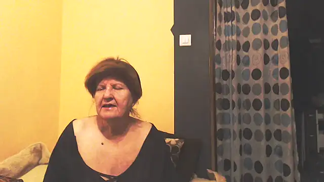 Snapshot of MioritaHard chatting on 04-22-26, 08:37 MioritaHard online show from 04-22-26, 08:37