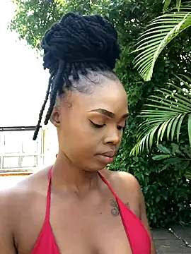 LuciousLips96 online show from 10-08-25, 10:28