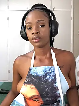 LuciousLips96 online show from 10-04-25, 11:12