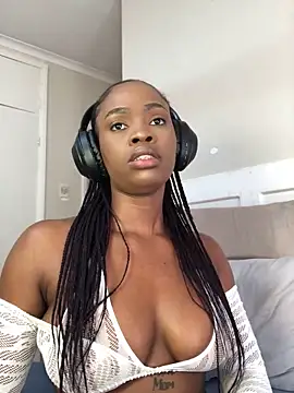 LuciousLips96 online show from 09-28-25, 08:54