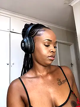 LuciousLips96 online show from 09-21-25, 09:58