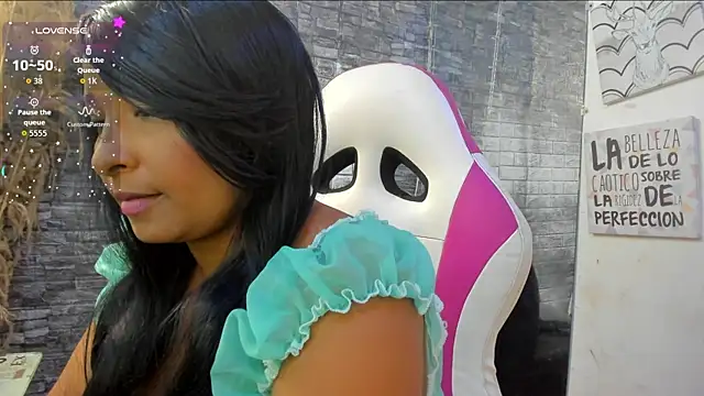 Snapshot of paola_ih chatting on 07-18-26, 02:14 paola ih online show from 07-18-26, 02:14