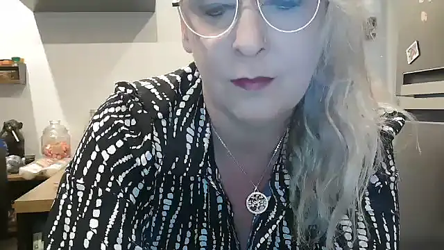 lilie69 online show from 11-13-25, 05:50