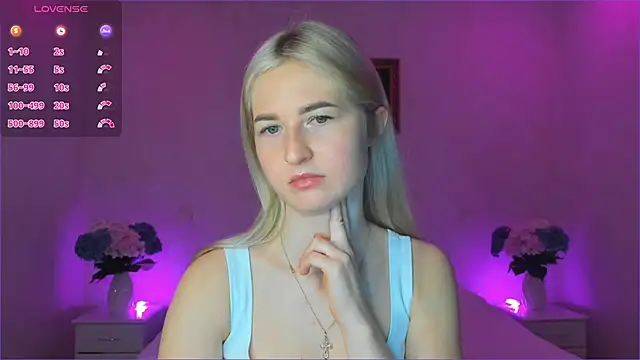 Snapshot of AnnaCarrera chatting on 01-03-25, 10:29 AnnaCarrera online show from 01-03-25, 10:29