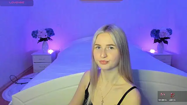 Snapshot of AnnaCarrera chatting on 03-07-25, 11:05 AnnaCarrera online show from 03-07-25, 11:05