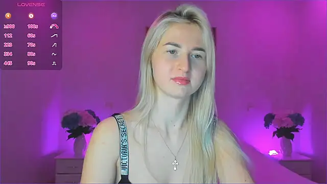 Snapshot of AnnaCarrera chatting on 01-07-25, 01:17 AnnaCarrera online show from 01-07-25, 01:17