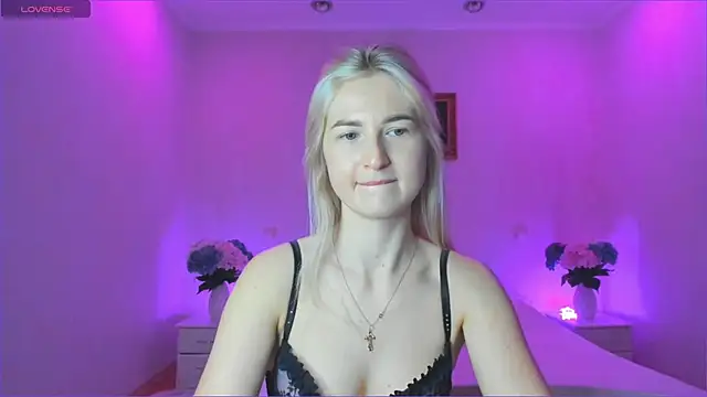 Snapshot of AnnaCarrera chatting on 01-07-25, 10:30 AnnaCarrera online show from 01-07-25, 10:30