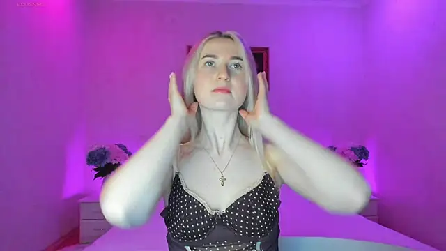 Snapshot of AnnaCarrera chatting on 01-15-25, 01:34 AnnaCarrera online show from 01-15-25, 01:34