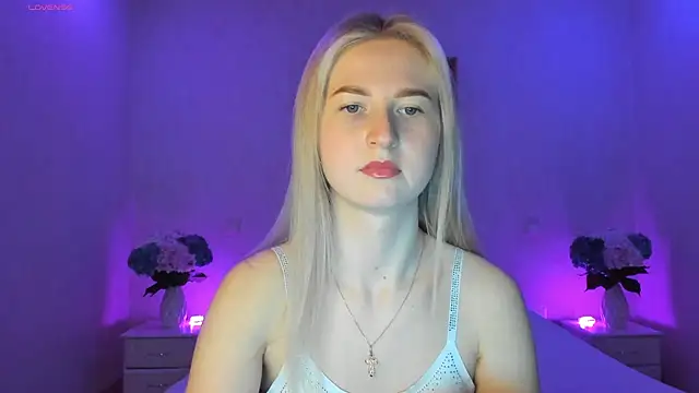 Snapshot of AnnaCarrera chatting on 03-11-25, 10:09 AnnaCarrera online show from 03-11-25, 10:09