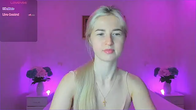 Snapshot of AnnaCarrera chatting on 01-04-25, 08:27 AnnaCarrera online show from 01-04-25, 08:27