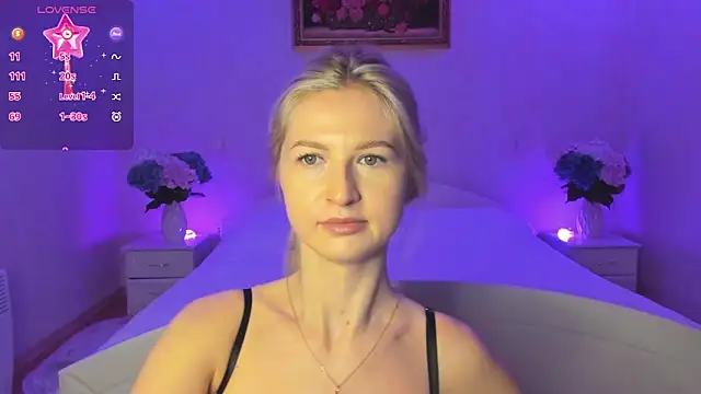 AnnaCarrera online show from 11-18-25, 08:34