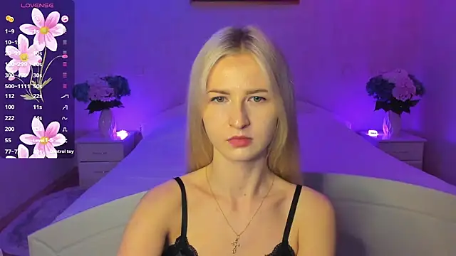 AnnaCarrera online show from 10-26-25, 09:48