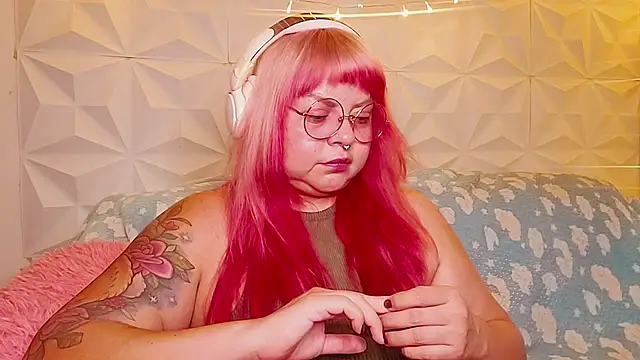 Satyn doll online show from 06-21-26, 10:48