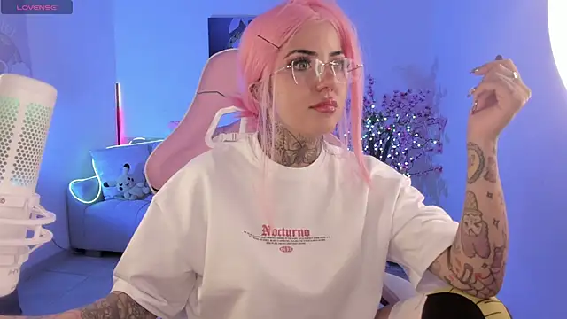 cute catlyn online show from 04-17-26, 03:15