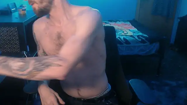 Snapshot of SexxxyLouis chatting on 03-01-25, 03:05 SexxxyLouis online show from 03-01-25, 03:05