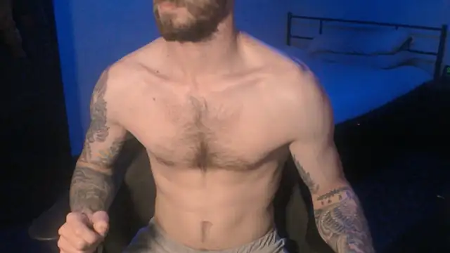 Snapshot of SexxxyLouis chatting on 03-09-25, 06:11 SexxxyLouis online show from 03-09-25, 06:11