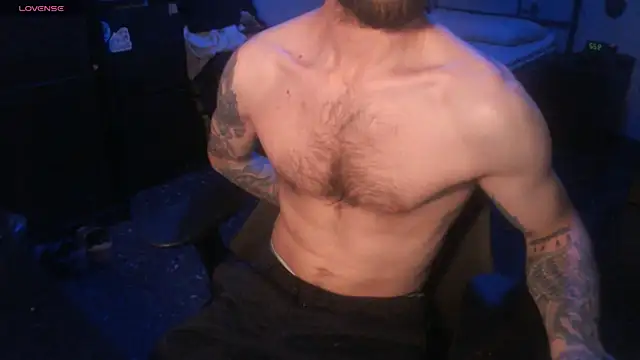 Snapshot of SexxxyLouis chatting on 09-22-25, 07:53 SexxxyLouis online show from 09-22-25, 07:53
