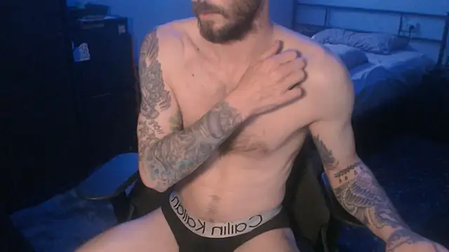 Snapshot of SexxxyLouis chatting on 03-22-25, 02:03 SexxxyLouis online show from 03-22-25, 02:03