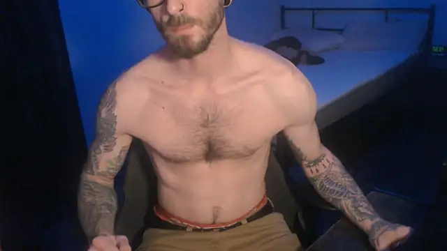 Snapshot of SexxxyLouis chatting on 03-03-25, 06:35 SexxxyLouis online show from 03-03-25, 06:35