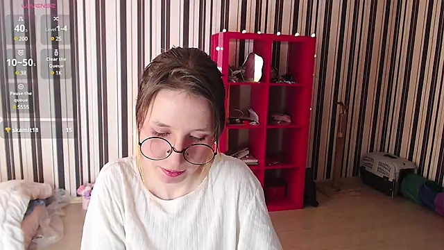 Snapshot of _Hanna_Moon_ chatting on 02-16-25, 07:48  Hanna Moon  online show from 02-16-25, 07:48