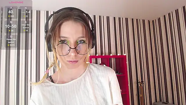 Snapshot of _Hanna_Moon_ chatting on 02-07-25, 06:56  Hanna Moon  online show from 02-07-25, 06:56
