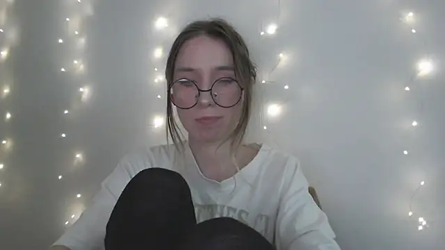  Hanna Moon  online show from 11-30-25, 11:11