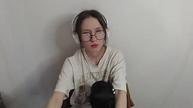  Hanna Moon  online show from 04-10-26, 07:48