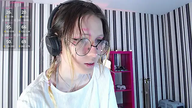 Snapshot of _Hanna_Moon_ chatting on 02-08-25, 07:15  Hanna Moon  online show from 02-08-25, 07:15
