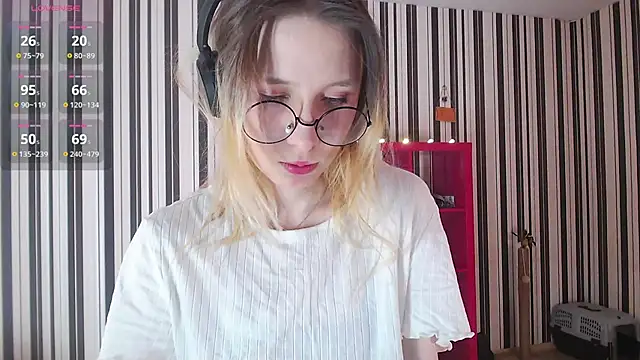 Snapshot of _Hanna_Moon_ chatting on 01-22-25, 09:24  Hanna Moon  online show from 01-22-25, 09:24
