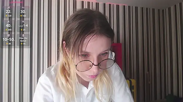 Snapshot of _Hanna_Moon_ chatting on 12-11-24, 07:42  Hanna Moon  online show from 12-11-24, 07:42