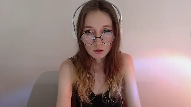  Hanna Moon  online show from 05-13-26, 11:17