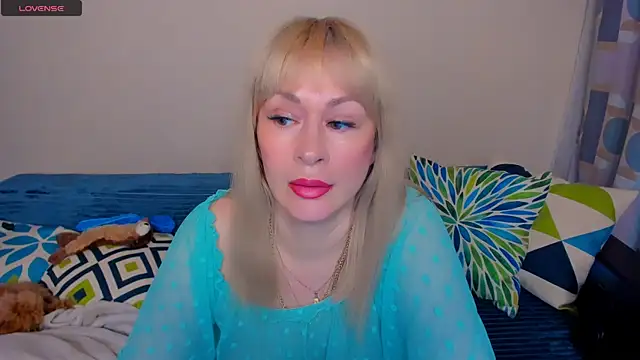 EllenMoore online show from 06-01-26, 03:07