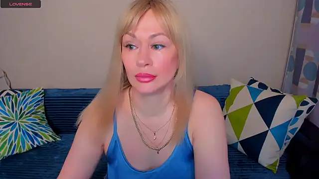 EllenMoore online show from 05-24-26, 03:06