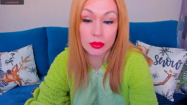 Snapshot of EllenMoore chatting on 11-27-25, 03:07 EllenMoore online show from 11-27-25, 03:07