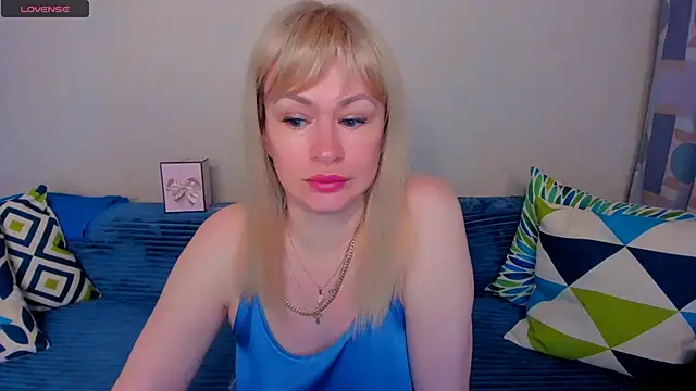 EllenMoore online show from 06-12-26, 03:04