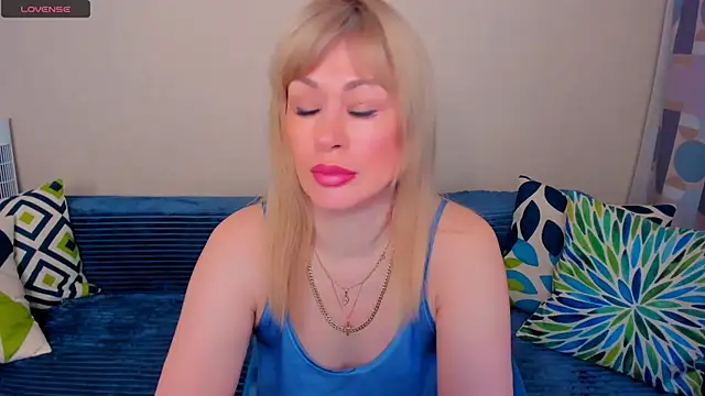 EllenMoore online show from 05-09-26, 03:10