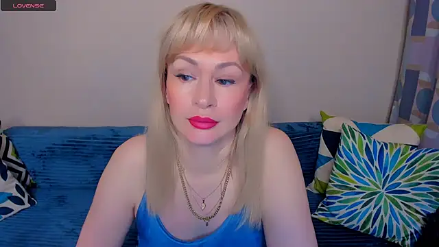 EllenMoore online show from 06-27-26, 03:12