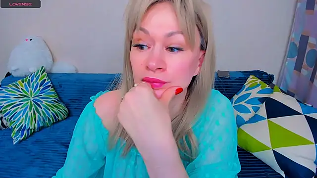 EllenMoore online show from 03-24-26, 03:28