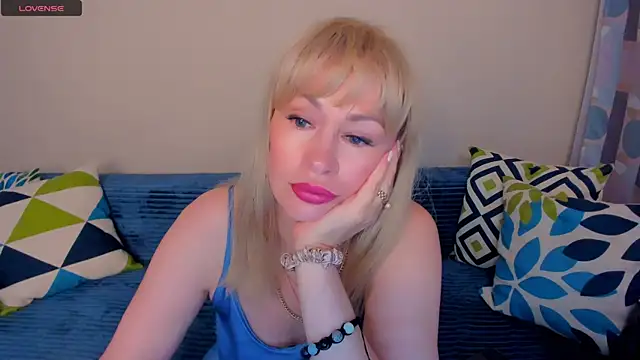 EllenMoore online show from 07-25-26, 03:03