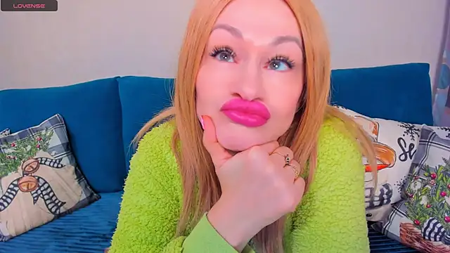 Snapshot of EllenMoore chatting on 11-23-25, 03:16 EllenMoore online show from 11-23-25, 03:16