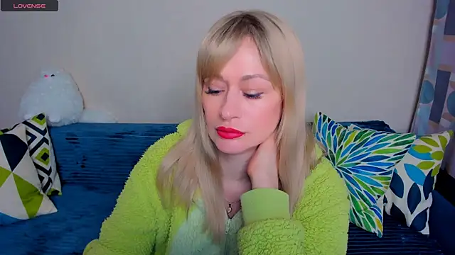 EllenMoore online show from 04-13-26, 03:10