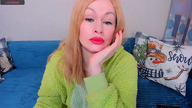 Snapshot of EllenMoore chatting on 01-14-26, 03:10 EllenMoore online show from 01-14-26, 03:10