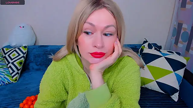 EllenMoore online show from 03-07-26, 03:02