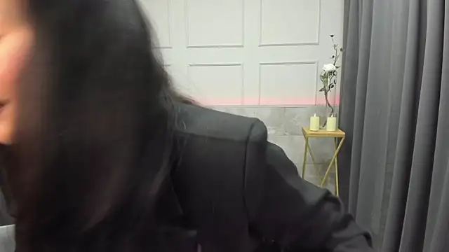 ErikaSoft online show from 11-17-25, 05:33