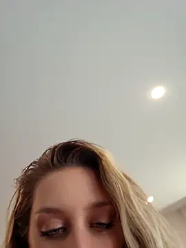 Snapshot of LilyOrion chatting on 09-18-25, 06:44 LilyOrion online show from 09-18-25, 06:44