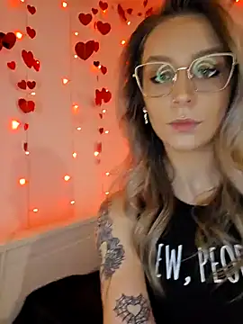 Snapshot of LilyOrion chatting on 02-18-25, 06:15 LilyOrion online show from 02-18-25, 06:15