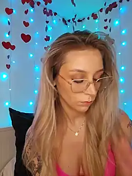 Snapshot of LilyOrion chatting on 02-21-25, 07:10 LilyOrion online show from 02-21-25, 07:10