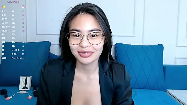 Snapshot of kwana_colada chatting on 04-03-26, 11:27 kwana colada online show from 04-03-26, 11:27