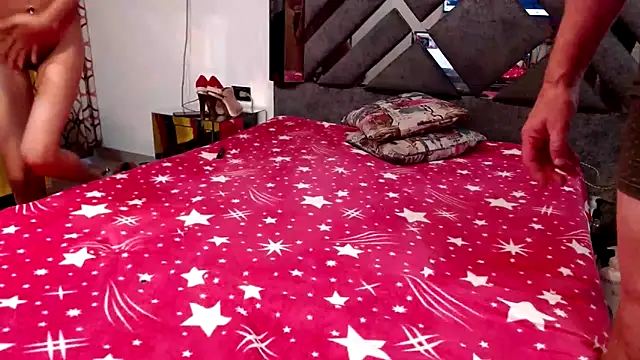 Snapshot of carlosbangsstar chatting on 11-17-25, 08:02 carlosbangsstar online show from 11-17-25, 08:02