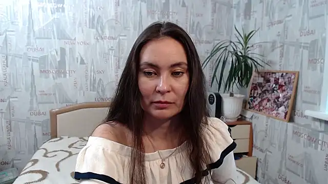 Snapshot of GinaQSoul chatting on 10-23-25, 11:09 GinaQSoul online show from 10-23-25, 11:09